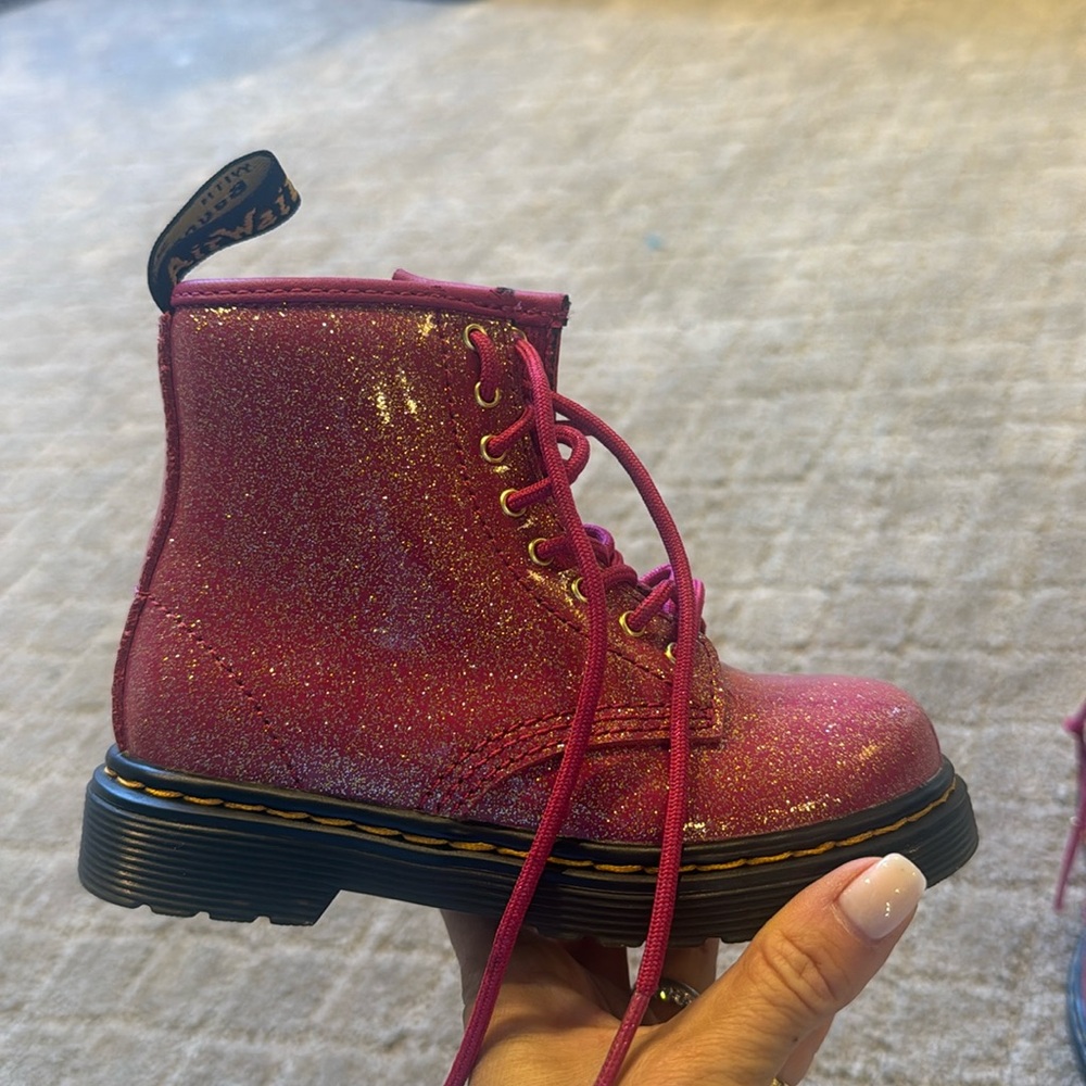 Toddler doc martens size 9 , worn once . No signs of wear